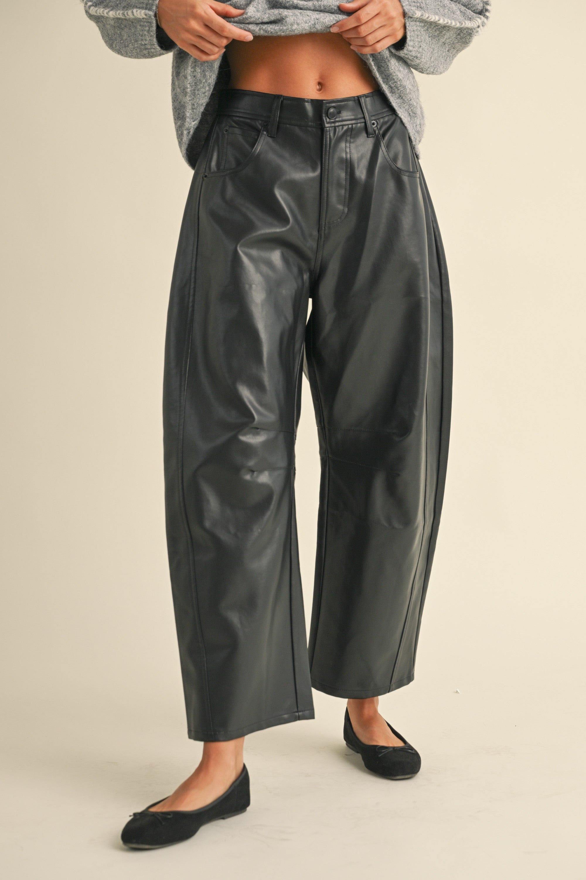 PLEATHER BARREL PANTS